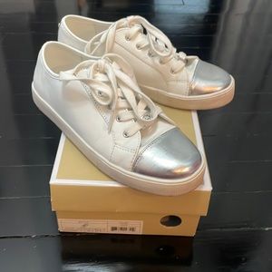 Michael Michael Kors Vera Sneaker - Size 5